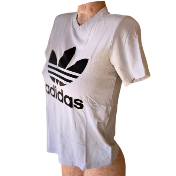 Adidas Tee - Picture 2 of 5